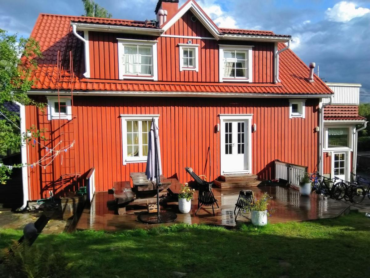 120 Yrs. Old Log House In Kuopio City Centre Exterior foto