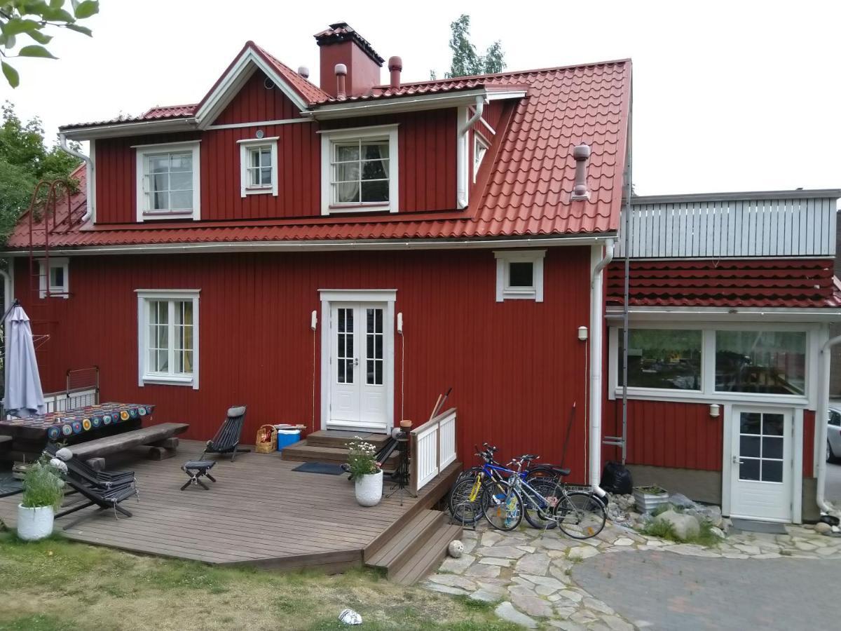 120 Yrs. Old Log House In Kuopio City Centre Exterior foto