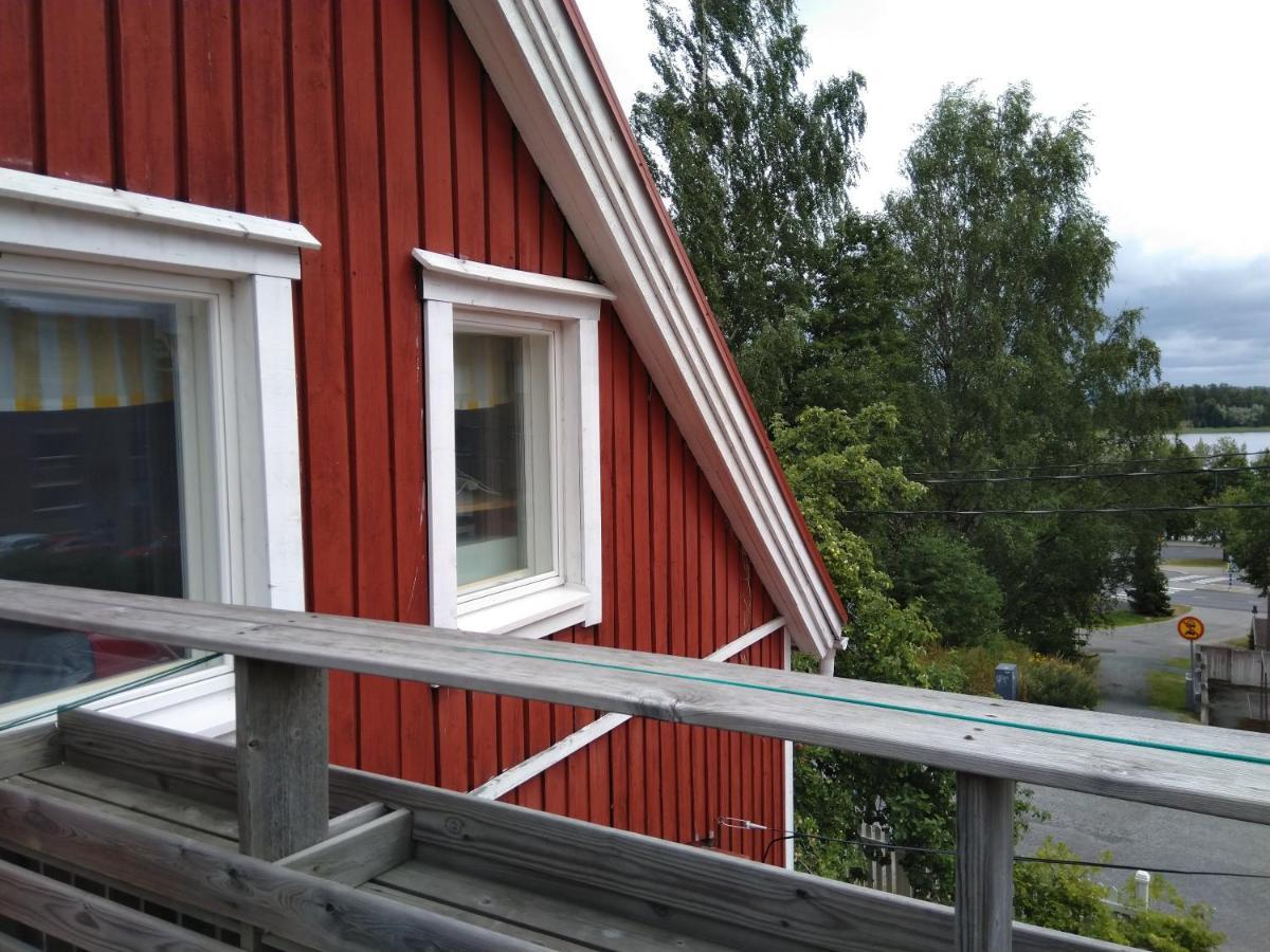 120 Yrs. Old Log House In Kuopio City Centre Exterior foto